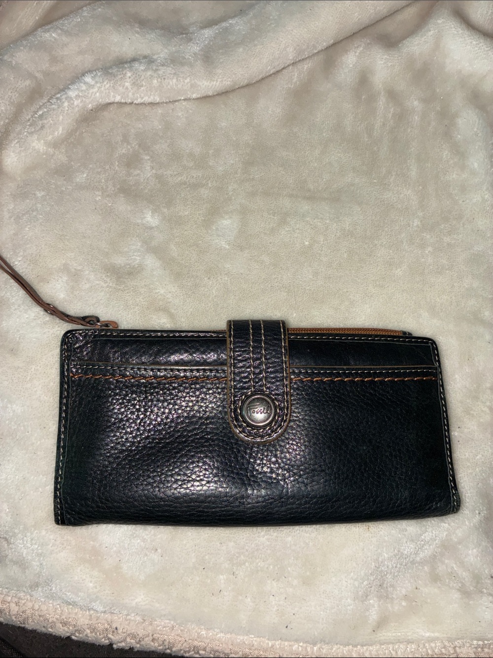 Fossil Black Leather Wristlet Wallet with Contrast Stitching